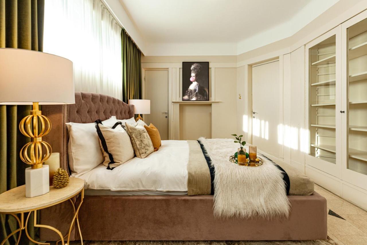 Qult - The Renaissance Affair Apartment Bucharest Exterior photo