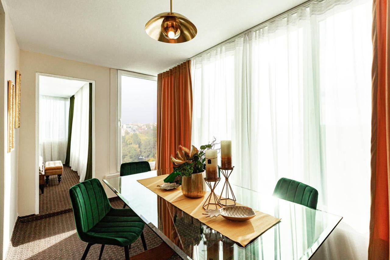Qult - The Renaissance Affair Apartment Bucharest Exterior photo